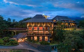 Earl'S Regency Hotel